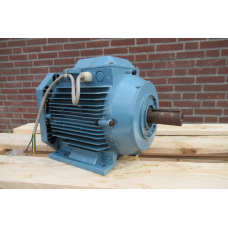 .3 KW  960 RPM Asmaat 38 mm. Used.